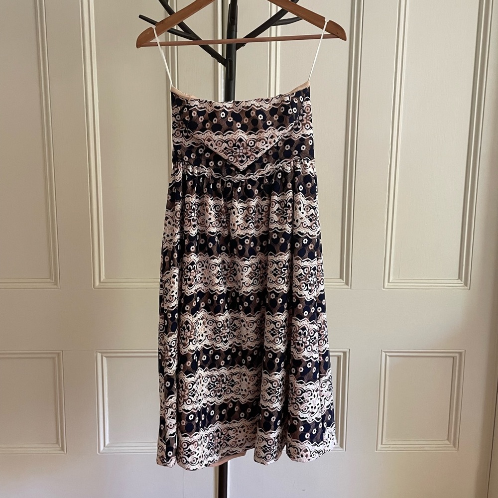 NWT Endless Rose Strapless Navy/Pink Lace Pattern Floral Dress. Size Small.